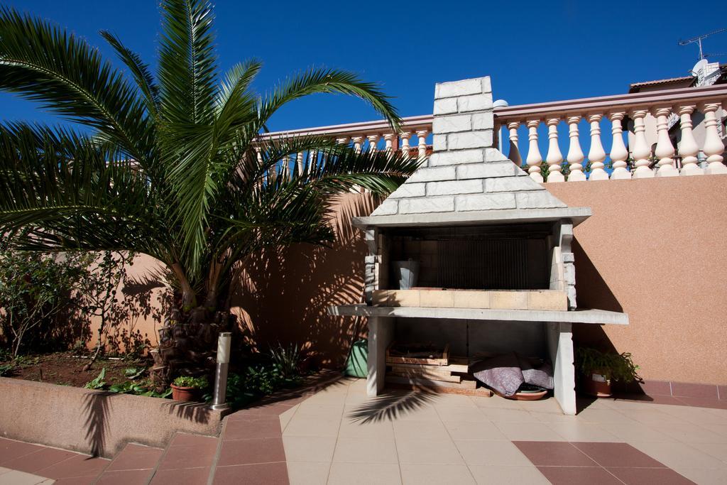 Apartments Canaria Pula Exterior photo
