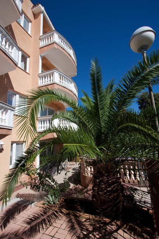 Apartments Canaria Pula Exterior photo